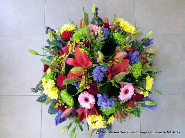 Votre fleuriste Aux Fleurs des Champs propose des bouquets et des compositions florales avec livraison sur Charleville Mézières et les Ardennes