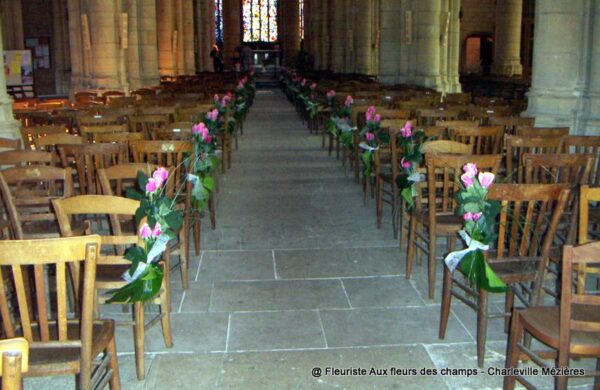 KONICA MINOLTA DIGITAL CAMERA Votre fleuriste Aux Fleurs des Champs propose des bouquets et des compositions florales avec livraison sur Charleville Mézières et les Ardennes