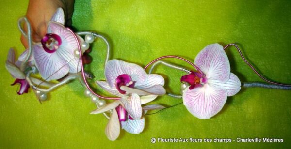 Votre fleuriste Aux Fleurs des Champs propose des bouquets et des compositions florales avec livraison sur Charleville Mézières et les Ardennes