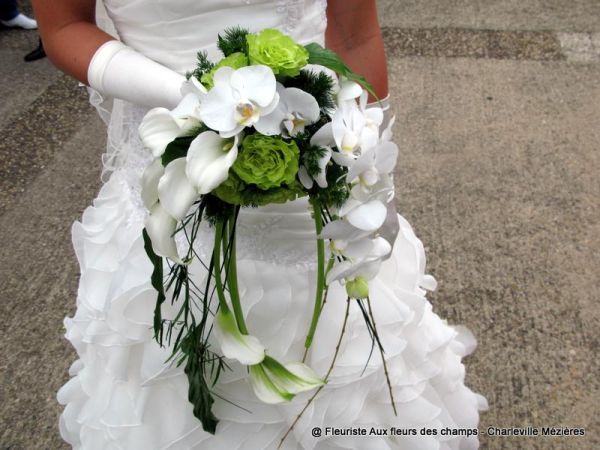 Votre fleuriste Aux Fleurs des Champs propose des bouquets et des compositions florales avec livraison sur Charleville Mézières et les Ardennes