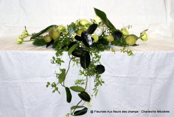 SONY DSC Votre fleuriste Aux Fleurs des Champs propose des bouquets et des compositions florales avec livraison sur Charleville Mézières et les Ardennes