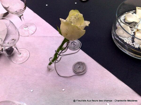 Votre fleuriste Aux Fleurs des Champs propose des bouquets et des compositions florales avec livraison sur Charleville Mézières et les Ardennes